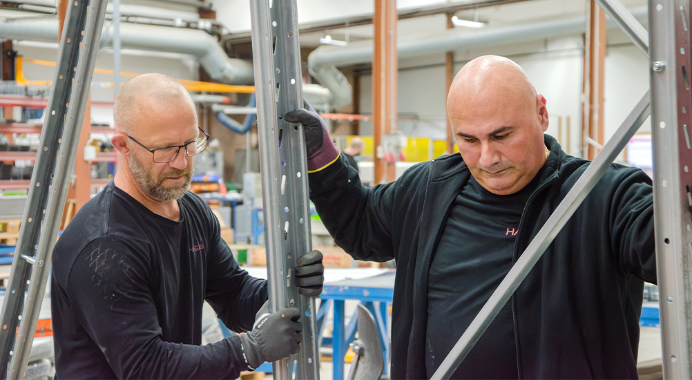 adnan med handledare fredrik i hagabs produktion